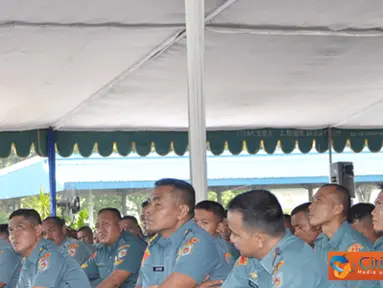 Citizen6, Surabaya: Sebagai acara pokok di lakukan Istighosah yang dipimpin oleh KH.Abdullah Khilmi serta pemberian santunan kepada puluhan anak yatim keluarga besar Korps Marinir. (Pengirim: Diyat Akmal)