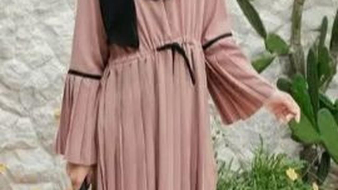 1. Gamis Plisket