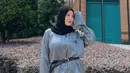 Saat ia kenakan hijab, ada pula yang menyebutnya pencitraan. Namun ia pun bantah bahwa ia hanya pencitraan saja. Ia sekarang belajar pakai hijab setiap hari dan membenahi perilakunya, seperti yang ia sebutkan dalam Instagram Storynya. (Liputan6.com/IG/@rosameldianti29)