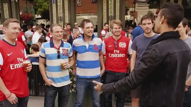 [VIDEO] Simsalabim... Pesulap Ini Ubah Logo Arsenal jadi Hotspur