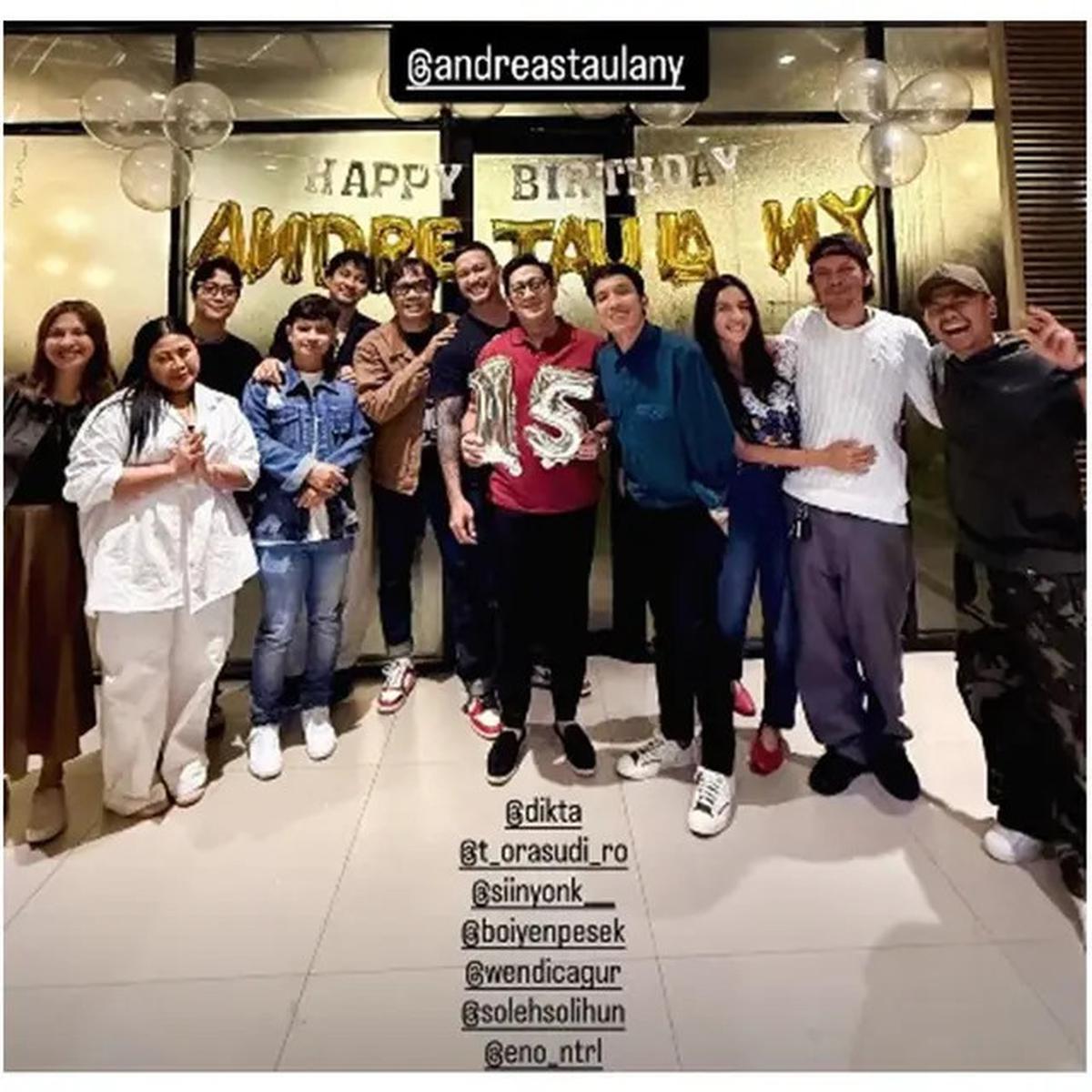 6 Potret Kejutan Ultah Andre Taulany ke-51, Dihadiri Anak hingga Sahabat Artis