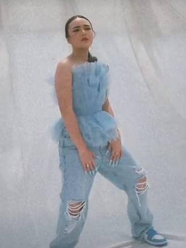 Tampil Flawless, Ini 6 Pemotretan Terbaru Amanda Manopo