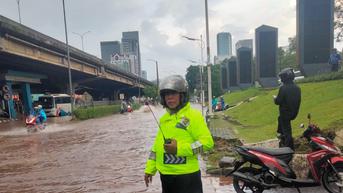 Hujan Deras, Jalan TB Simatupang Jakarta dan Tol JORR Lumpuh karena Banjir