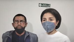 Nikita Mirzani dan Fahmi Bachmid (Foto: Dok. YouTube SelebTube TV)
