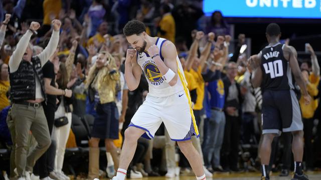 Selebrasi pemain Warriors Klay Thompson