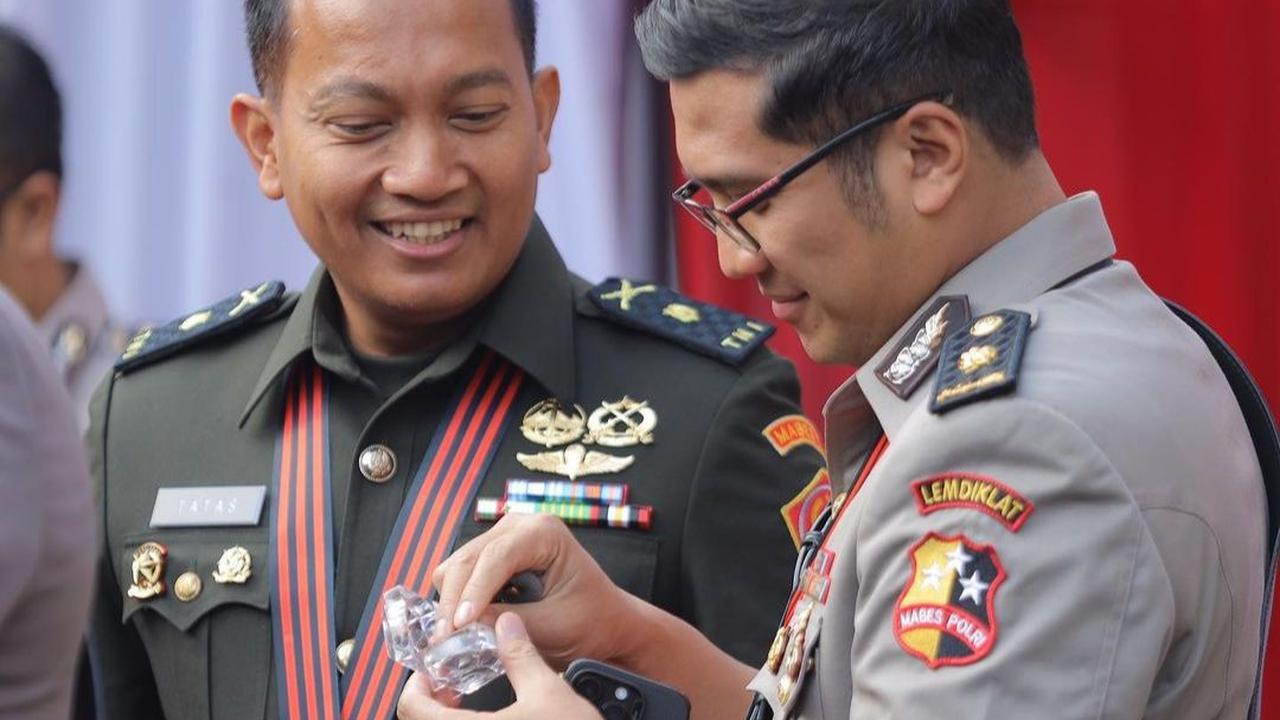 Fahrul juga menuliskan pesan kepada dirinya sendiri semoga bisa amanah dalam menjalani tugas barunya itu. "Bismillah semoga amanah 🔥🔥," tulisnya.<br>
