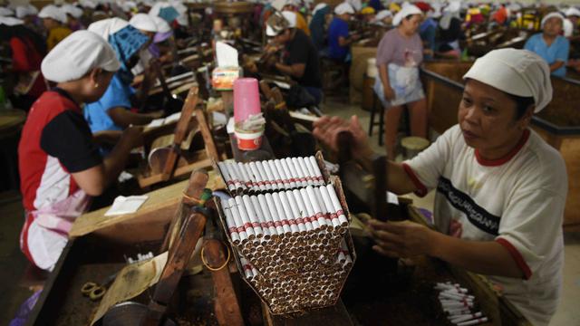 Dua Sisi Mata Uang Kebijakan Rokok di Kota Malang