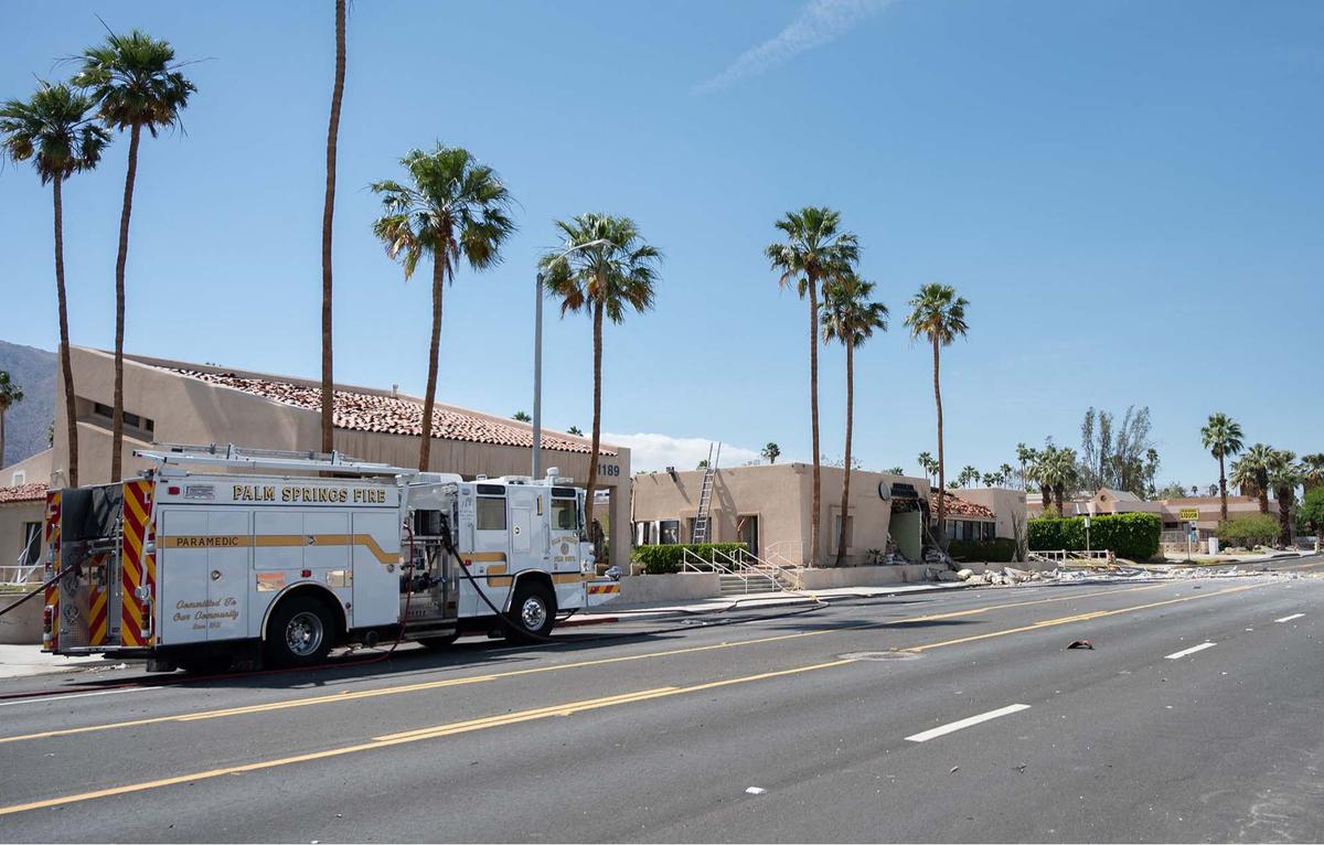 FOTO: Penampakan Klinik Kesehatan Reproduksi yang Hancur Akibat Ledakan Bom di California