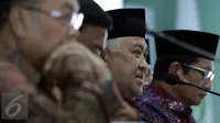 Ketua Dewan Pertimbangan MUI, Din Syamsuddin memberikan keterangan pers, Jakarta Rabu (18/1). Pemerintah dan MUI akan menggelar Rapat Pleno ke-14 Dewan Pertimbang MUI yang bertajuk ‘Kerjasama Ulama-Umara untuk Kemajuan Bangsa’.(Liputan6.com/JohanTallo)