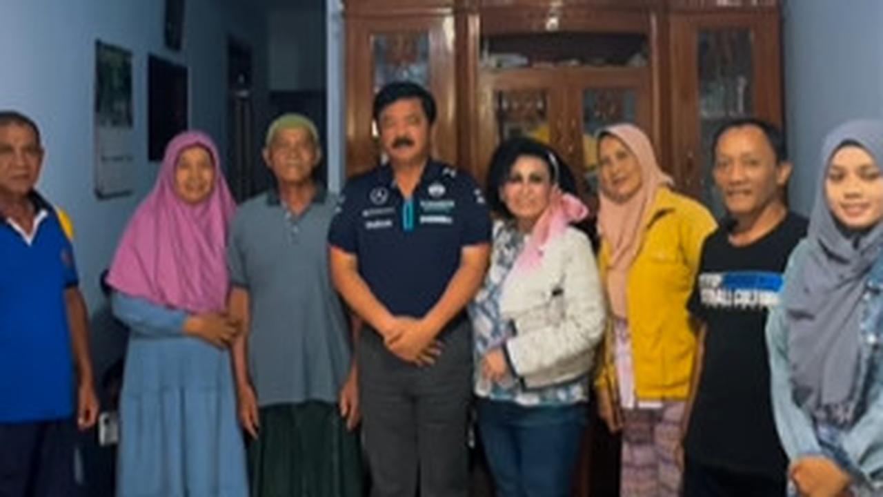 Menikmati Masa Pensiun jadi Menteri, Jenderal TNI AU Pulang Kampung Datangi Rumah Bekas Mbah lalu Tulis Silsilah