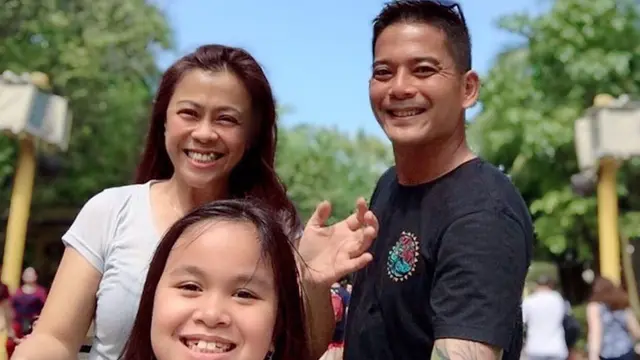 Rita Effendy bareng suami dan anak. (Foto: Instagram ritaeffendyrealaccount)