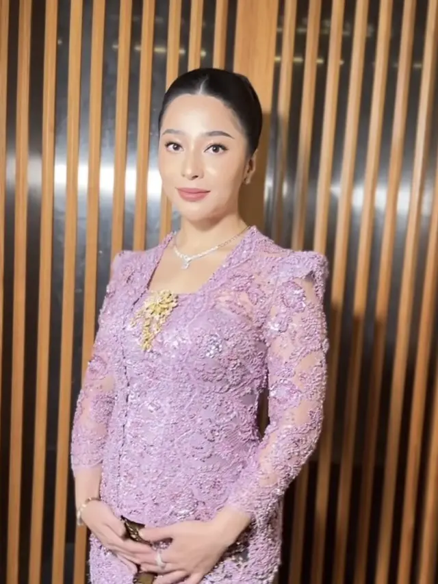 Nikita Willy saat Kondangan di kehamilan kedua. [@melindathemua]