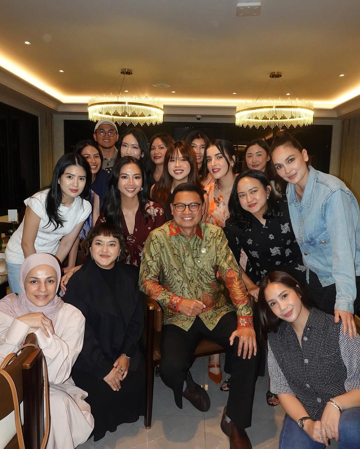 Potret Tasya Farasya Buka Bersama dengan Para Owner Skincare, Ada Nagita Slavina hingga Luna Maya