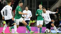 Timnas Italia harus puas bermain imbang 0-0 kontra Irlandia Utara pada laga terakhir Grup C kualifikasi Piala Dunia 2022 di Windsor Park, Selasa (16/11/2021) dini hari WIB. (AFP/Paul Faith)