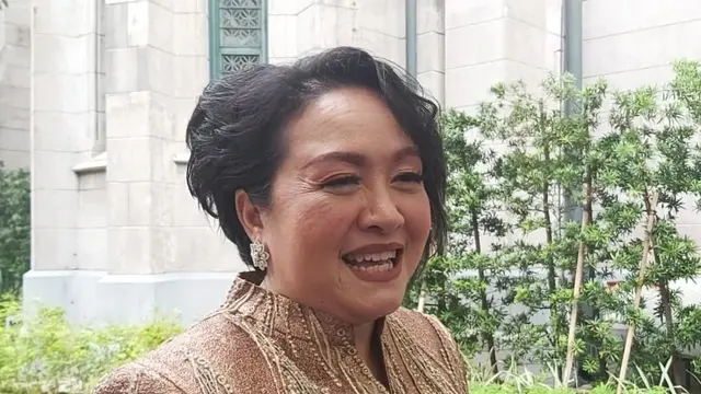 Samantha Barbara Islan, ibunda Chelsea Islan