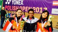 Ganda putri Indonesia, Yulfira Barkah/Meirisa Cindy Sahputri, menjadi kampiun pada Polandia International Challenge 2017, Minggu (26/3/2017). (Bola.com/Twitter/INABadminton)