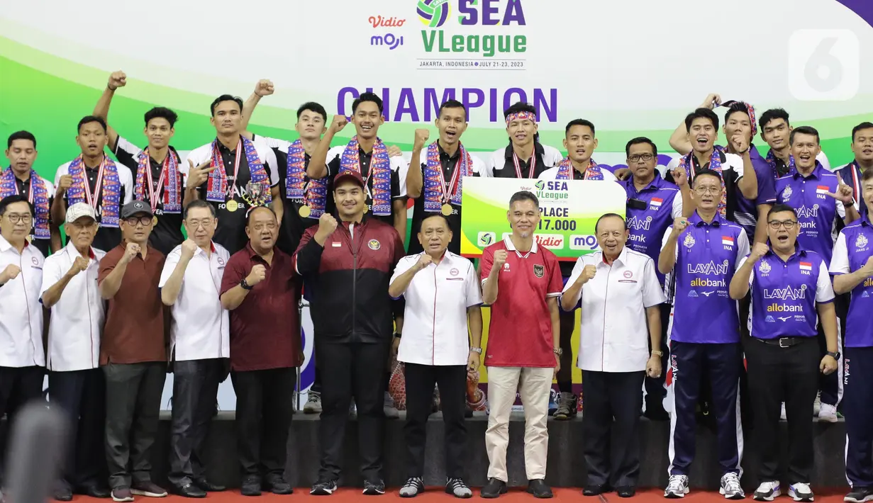 Laga timnas voli putra Indonesia melawan Thailand berjalan sengit sejak set pertama. (Liputan6.com/Helmi Fithriansyah)