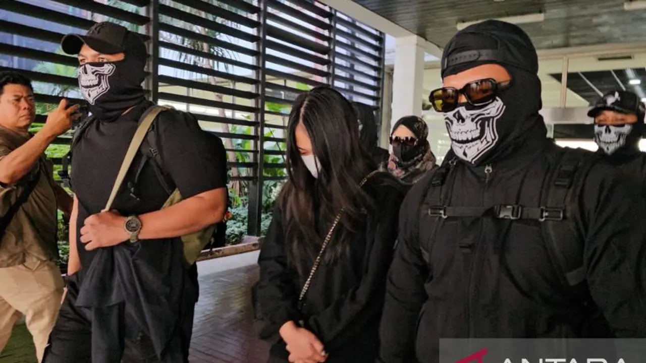 Polisi menahan istri dan anak bandar narkoba Erwin Iskandar alias Ko Erwin