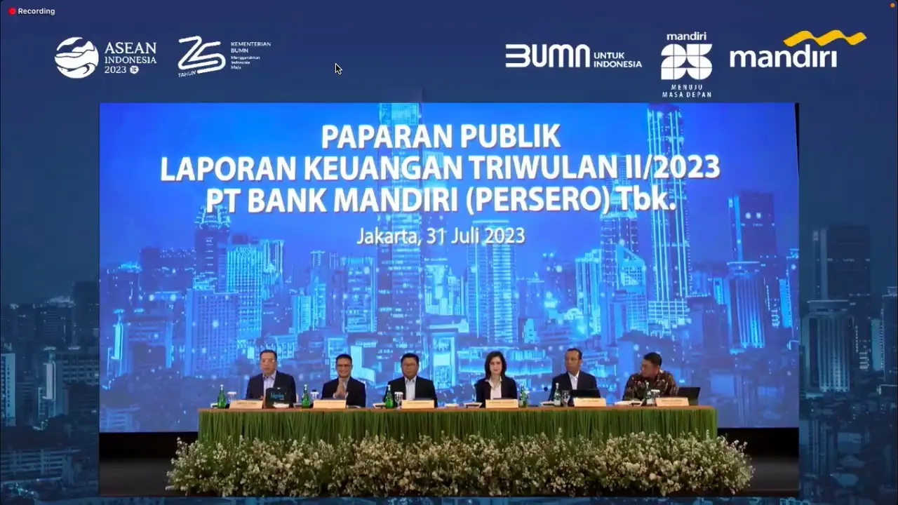 Paparan publik laporan keuangan kuartal II 2023, PT Bank Mandiri (Persero) Tbk (BMRI), Senin (31/7/2023). (Foto: tangkapan layar/Pipit I.R)