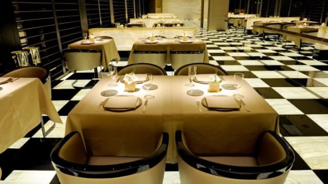 Armani Ristorante - Armani Hotel
