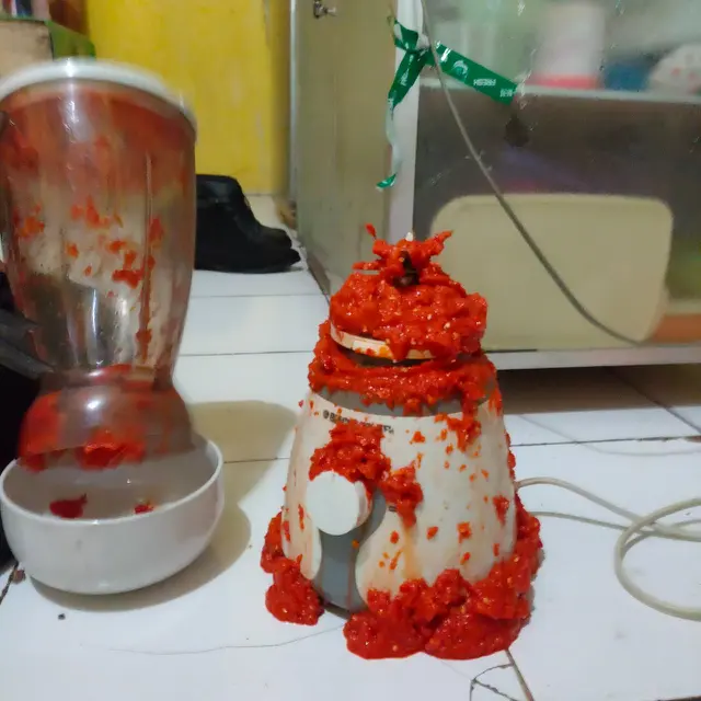6 Momen Apes saat Memasak Ini Bikin Ketawa dan Kesal