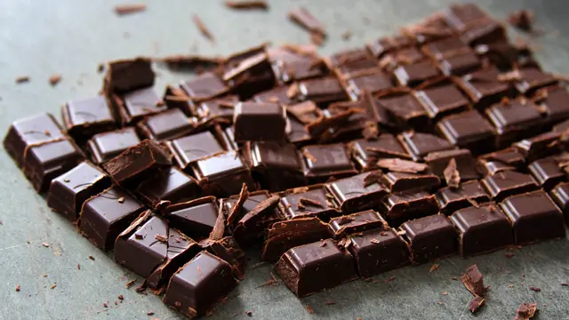 7 Tips Memilih Cokelat Hitam Kemasan yang Berkualitas dan Menyehatkan ...