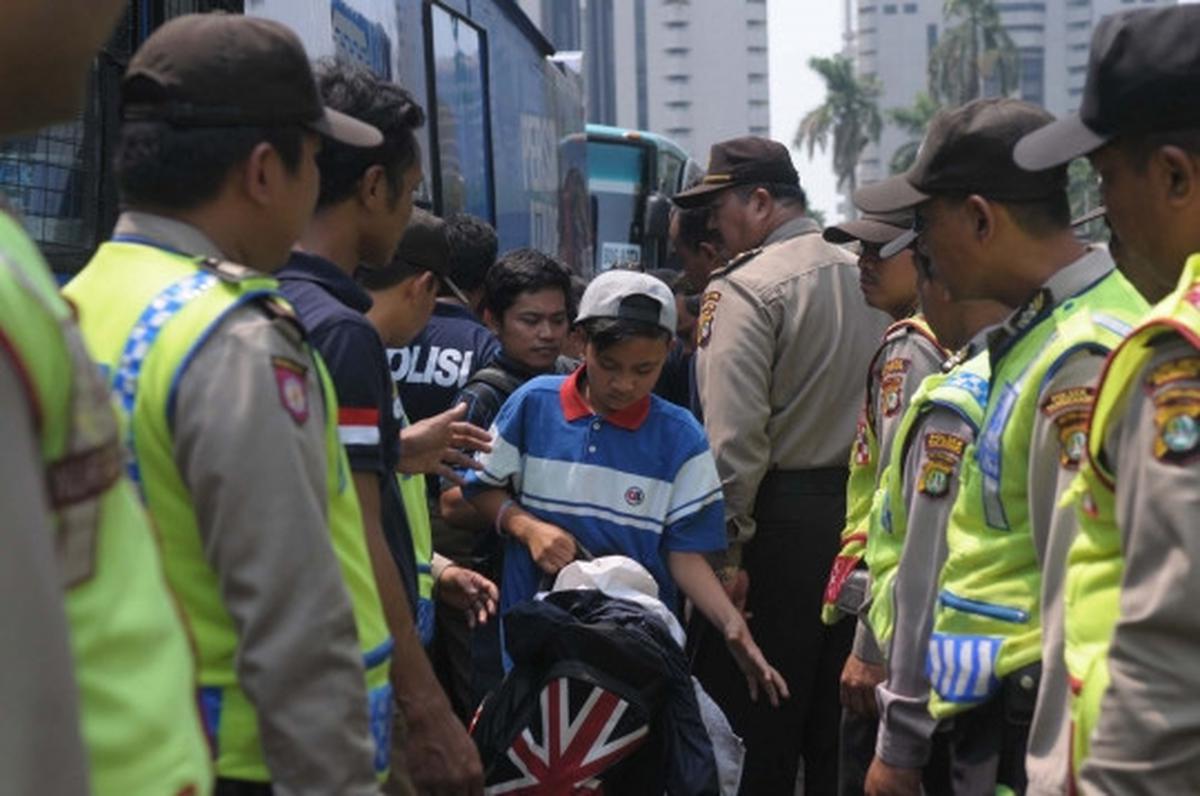 Rombongan Bobotoh tiba di Polda Metro Jaya