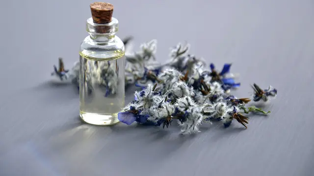 Ilustrasi essential oil