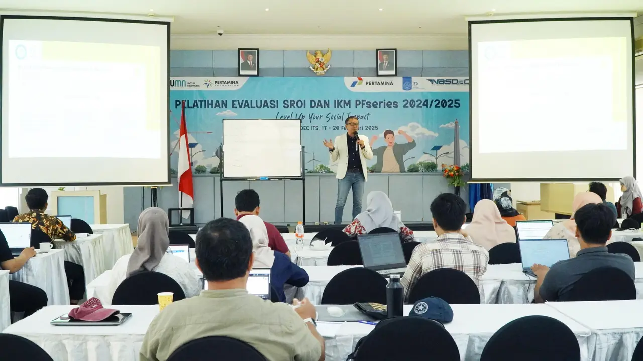 PT Pertamina (Persero) melalui Pertamina Foundation memberikan pelatihan Social Return on Investment (SROI) dan Indeks Kepuasan Masyarakat (IKM) kepada 97 peserta pelaksana program PFseries. (Liputan6.com)