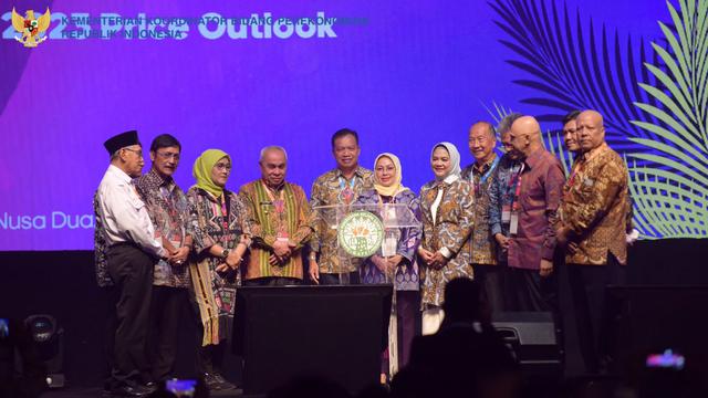 Indonesia Palm Oil Conference (IPOC) 2022 yang digelar secara hybrid di Nusa Dua Bali, Kamis (3/11/2022). Sumber ekon.go.id)