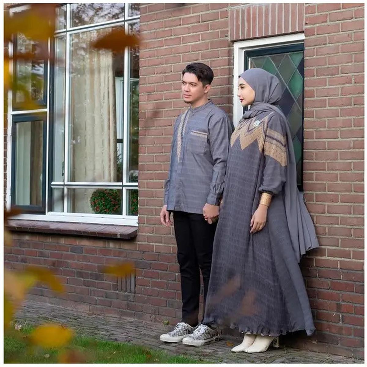 Hamil Anak Kedua, Ini 6 Potret Zaskia Sungkar dan Irwansyah Pakai Baju Couple