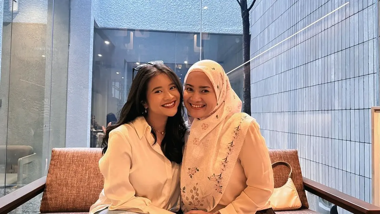 9 Potret Kebersamaan Ikke Nurjanah dan Putrinya, Kompak dan Penuh Kasih Sayang