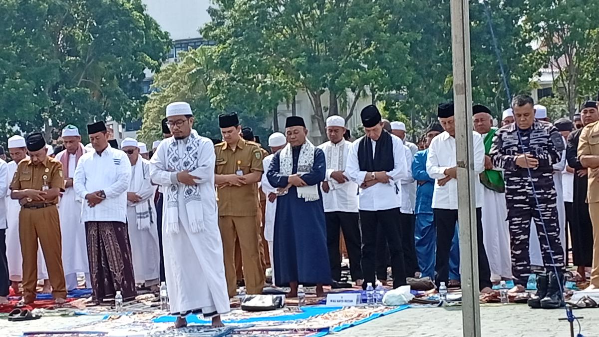 Batam Dilanda Cuaca panas, Para Pejabat Gelar Salat Istiska Minta Turun Hujan
