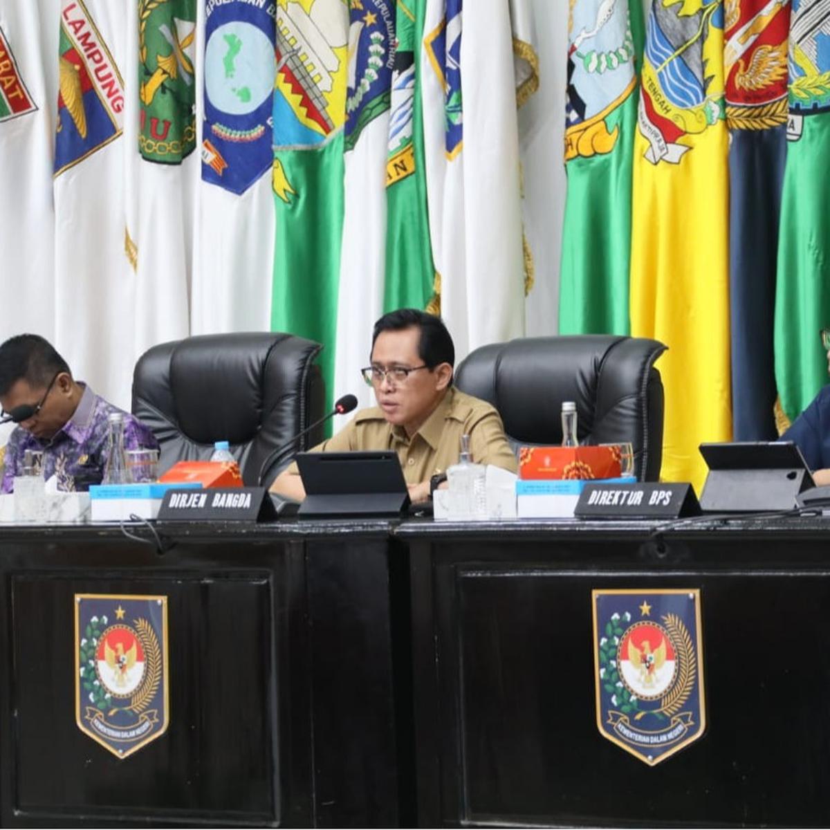 Dirjen Bangda Kemendagri Restuardy Daud Saat Rapat Koordinasi Pengendalian Inflasi Daerah