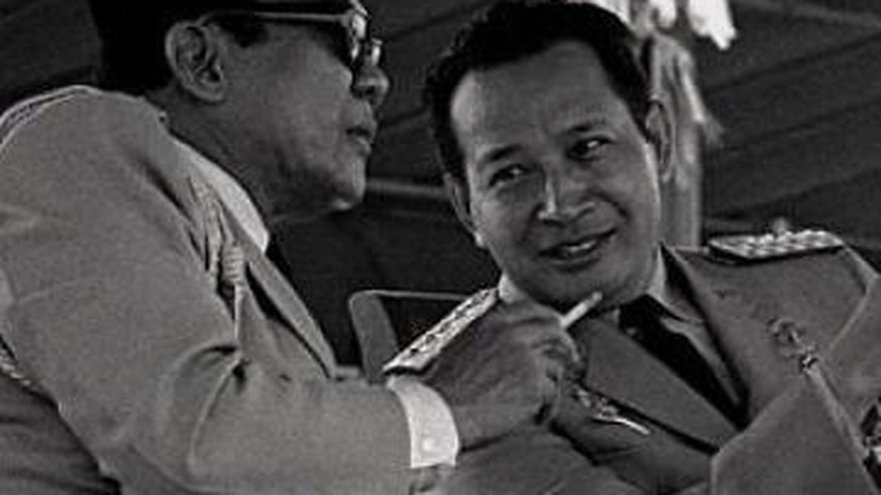 Soeharto Tersenyum<br>