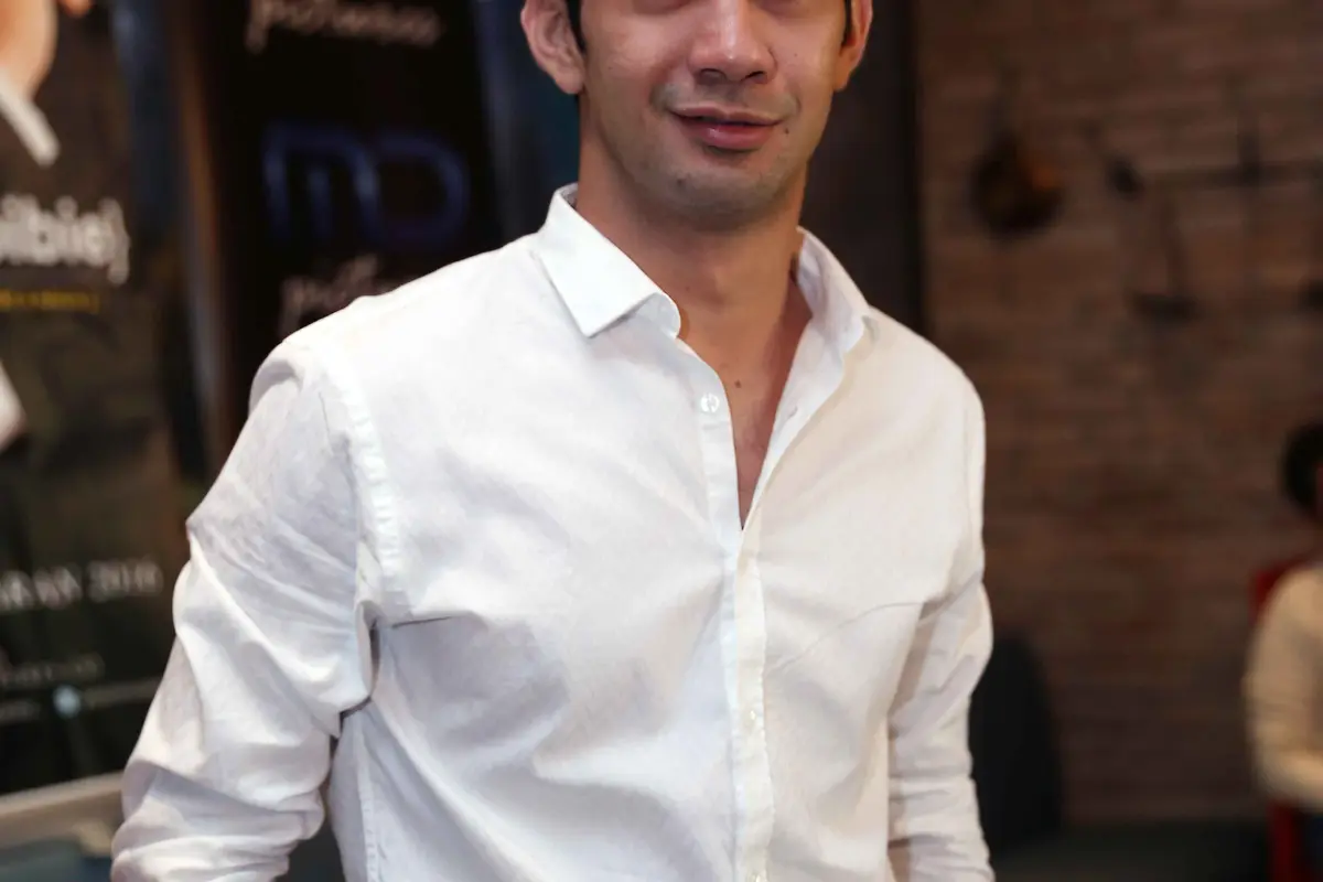 [Bintang] Reza Rahadian