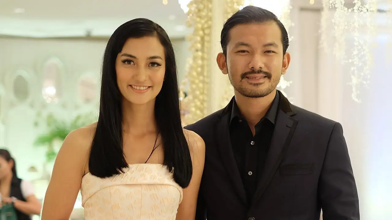 [Bintang] Atiqah Hasiholan - Rio Dewanto