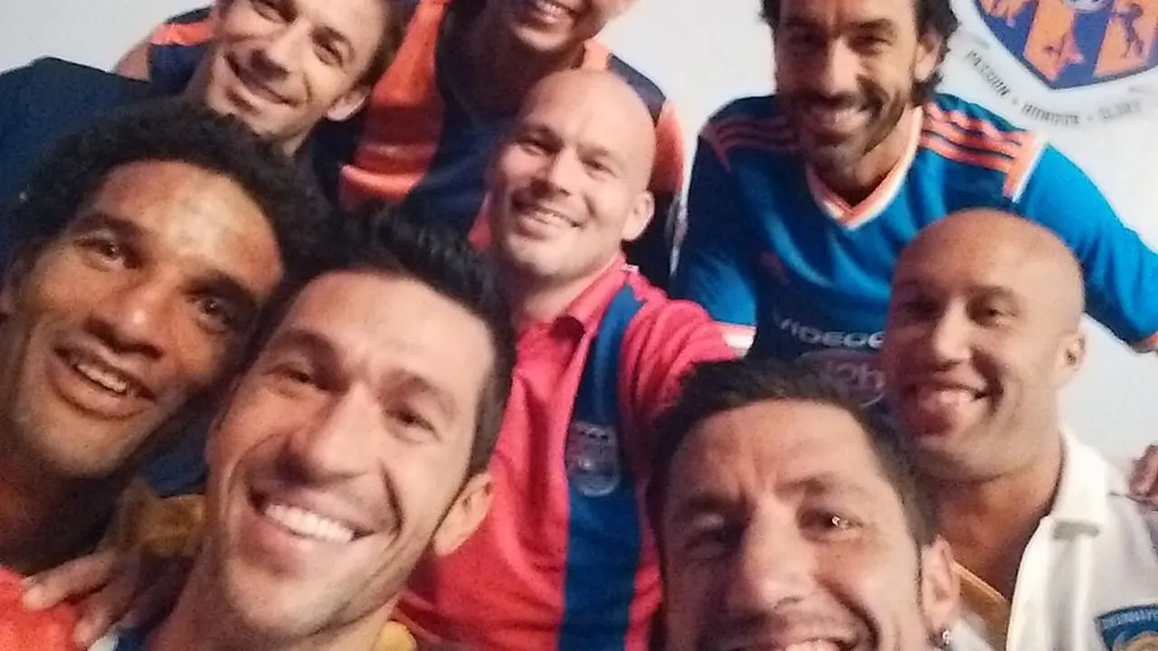 Legenda bola yang merumput di ISL