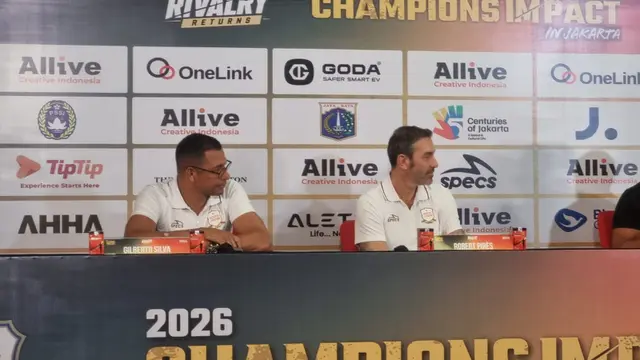 Legenda Arsenal, Gilberto Silva (kiri), Robert Pires (kanan)
