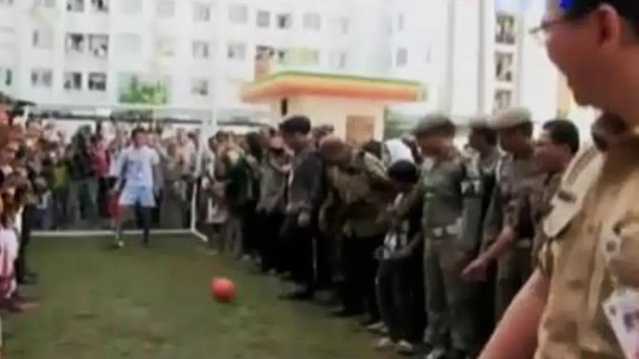 VIDEO: Sepakan Bola Ahok Tandai Peresmian RPTRA di Cakung