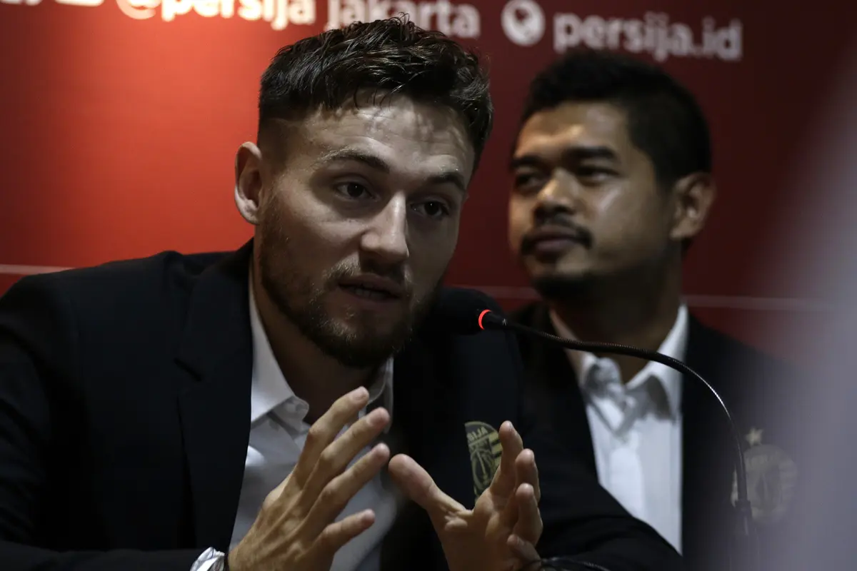 Persija Resmi Kenalkan Marc Klok