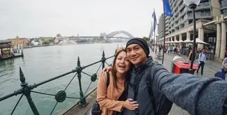 Tidak ada kesan saat pertama kali pasangan ini ketemu. Tepatnya tahun 2010, Anji dan Wina Natalia bertemu di Plaza Semanggi. Keduanya juga tidak saling bertukar nomor telpon. (dok. Pribadi)