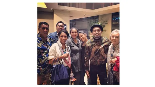Dikenal Sosok Penyayang, Ini 8 Potret Kenangan Glenn Fredly dan Keluarga