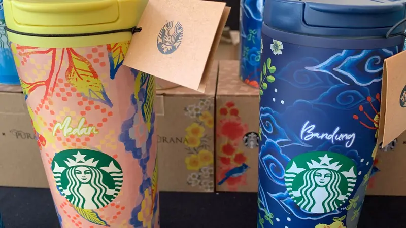 Starbucks meluncurkan rangkaian city collection merchandise yang berkolaborasi dengan fashion brand Tanah Air, Purana.