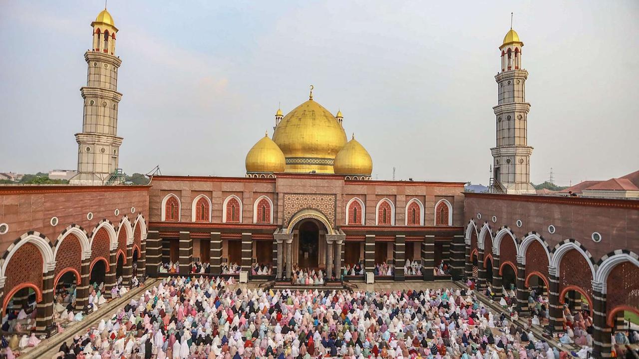 Salat Iduladha di Masjid Kubah Emas Depok