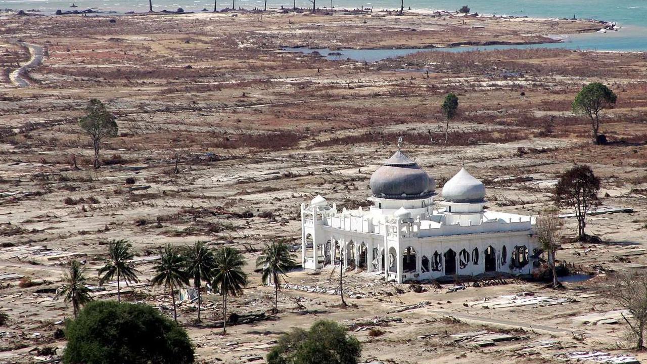 FOTO: Mengenang Potret Pilu Kehancuran Akibat Tsunami Aceh 20 Tahun Lalu, Ratusan Ribu Jiwa Melayang