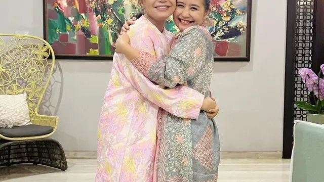 Dipaksa Bikin Film Dokumenter, Ini 6 Potret Persahabatan Rossa dan Prilly Latuconsina