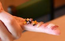 Unik, Resto di Jepang Ini Punya Menu Sushi Terkecil di Dunia