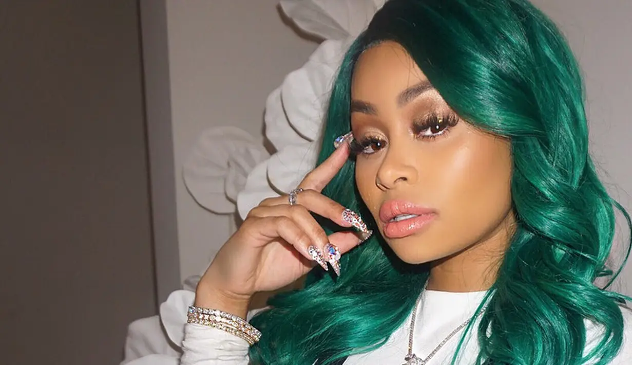 Sering mengunggah selfie, banyak penggemar yang mengatakan bahwa Blac Chyna tampak cantik dan mirip dengan Kylie Jenner. (instagram/blacchyna)