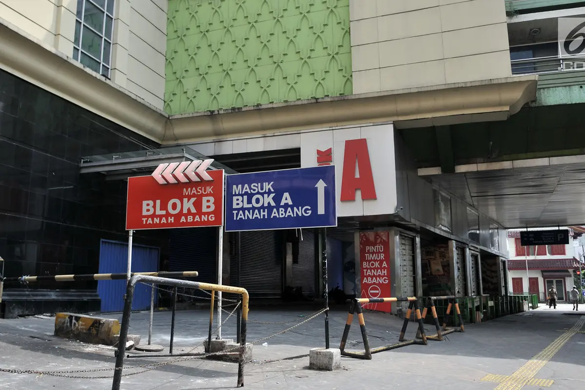Kawasan Pasar Tanah Abang Lumpuh